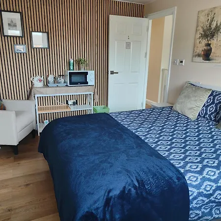 Clifton House O2 & Excel Rooms With Private Bathroom And Breakfast Option-2